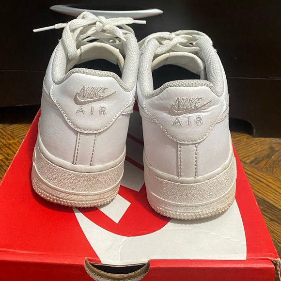 Nike Air Force 1. Size 6.5Y ( Women’s 8 ) ( Men’s 6.5) - Picture 2 of 5